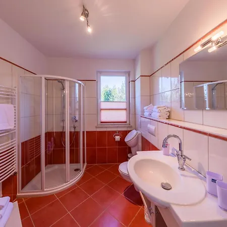 アパート Storchenruh- Familienfreundliches Mit Terrasse & Direkter Golfplatzlage *